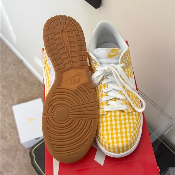 Nike Dunk Low - Picture 3 of 3